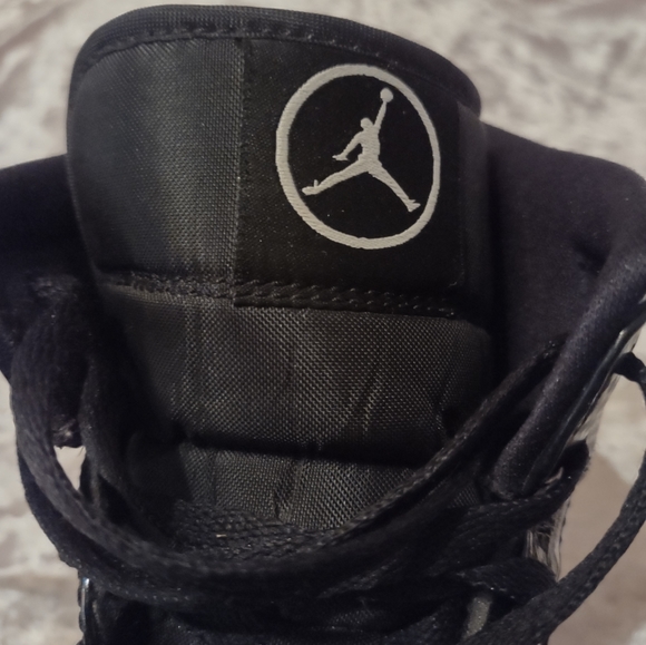 NIKE AIR JORDANS sz11 - Picture 5 of 12